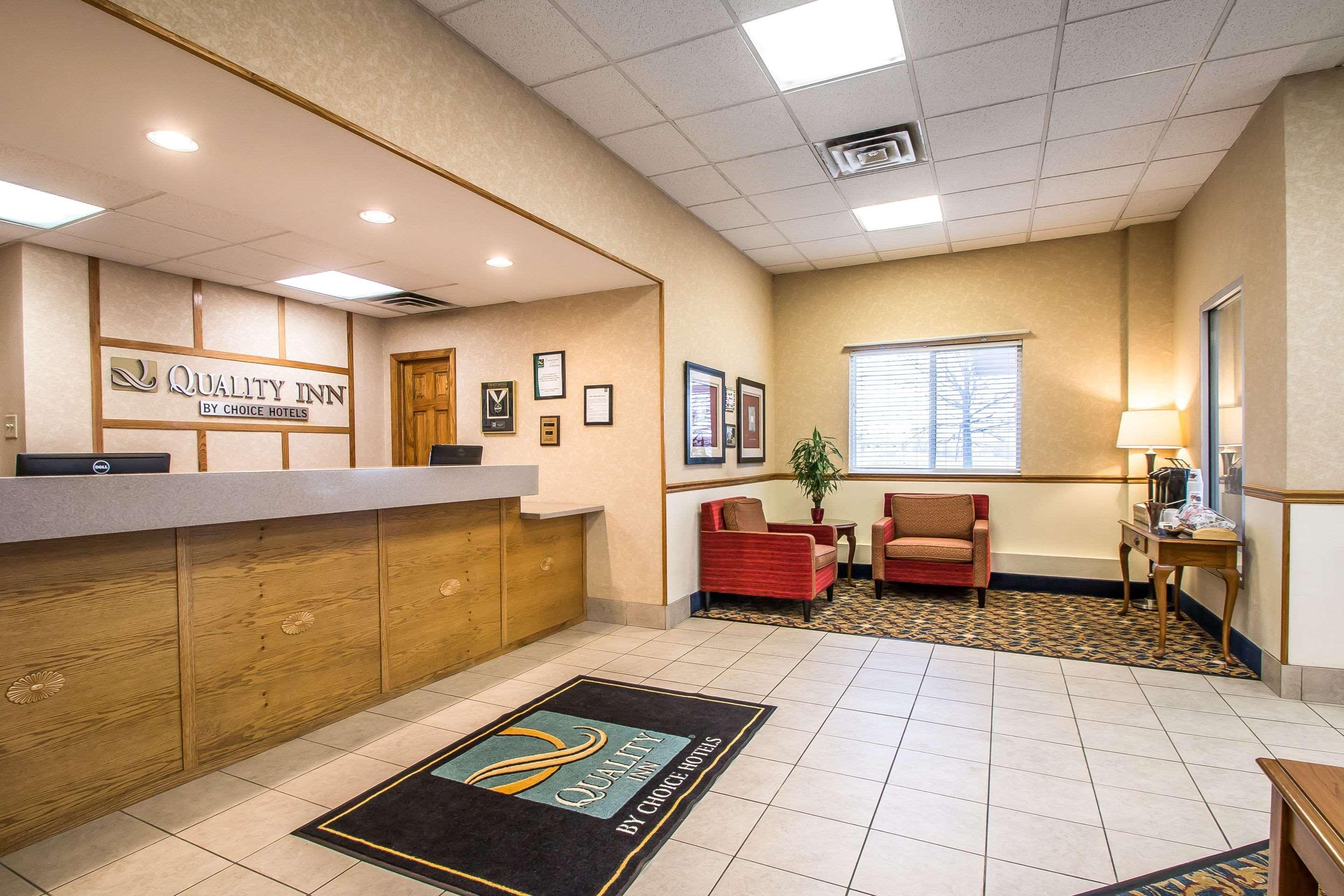 Quality Inn Morris I-80 Exteriör bild