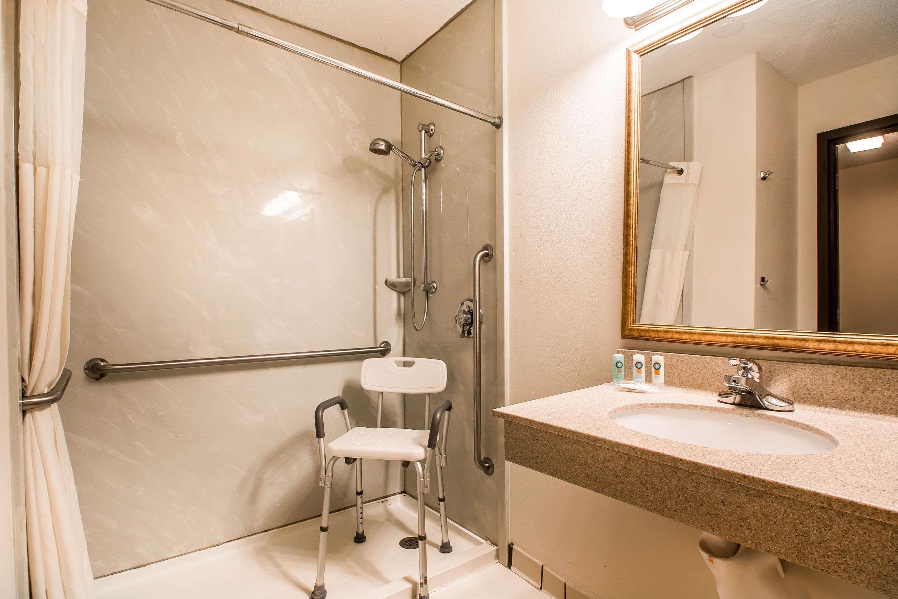 Quality Inn Morris I-80 Exteriör bild